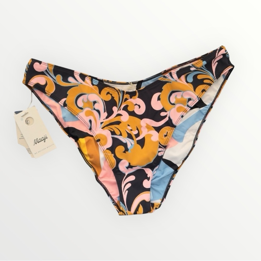 Maaji Swizzle Splendour Reversible
Bikini Bottoms in Multi/Pink NWT Size XXL